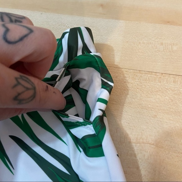 💥5/$25 BNWT Patpat men’s  and boys matching swim shorts in size medium - Picture 7 of 9